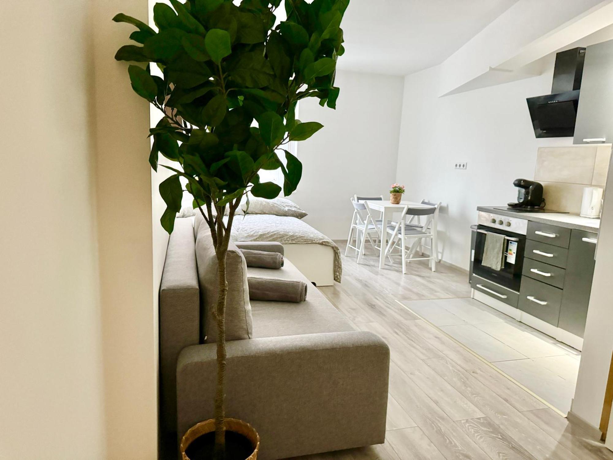 Prime Suites Near Schoenbrunn Castle Виена Екстериор снимка