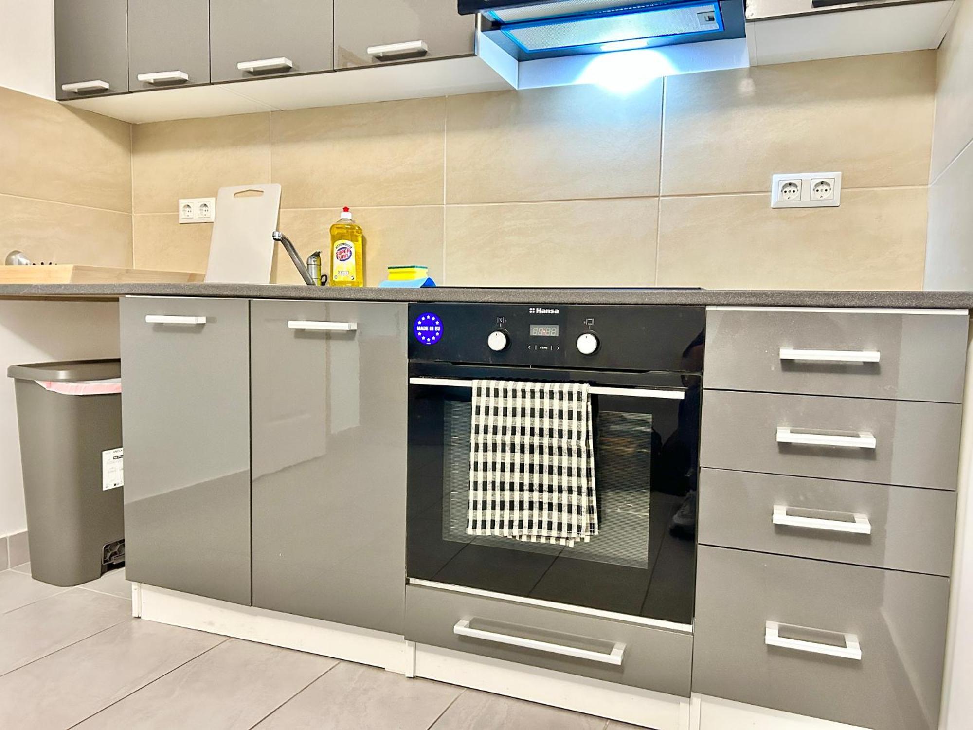 Prime Suites Near Schoenbrunn Castle Виена Екстериор снимка